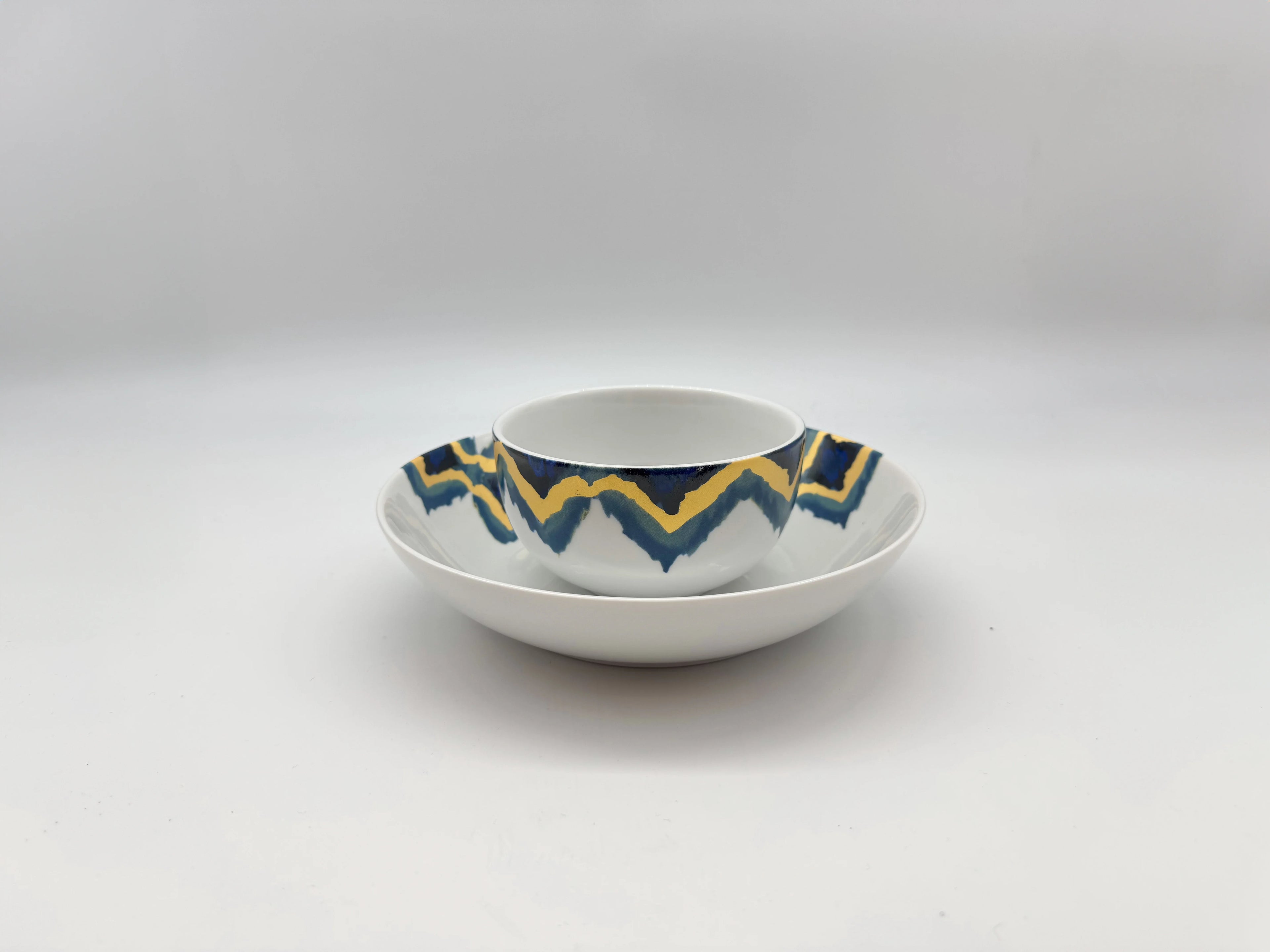 Blue Sahara tableware set featuring deep plate and small bowl